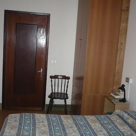 Hotel Beau Sejour Giampietro Andrea Sarre Pokoj fotografie